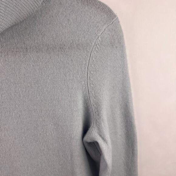 C by Bloomingdale’s Sweater, Glacier Blue, 100% Cashmere, Turtleneck, Soft Knit - Picture 6 of 14